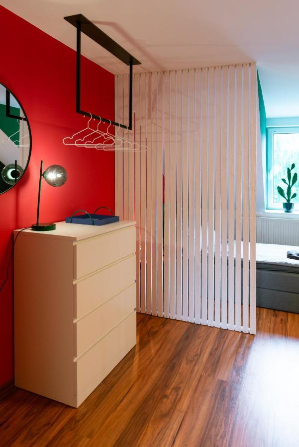 Pop Art - Balkon, Netflix, Nespresso, Zentral, Messe