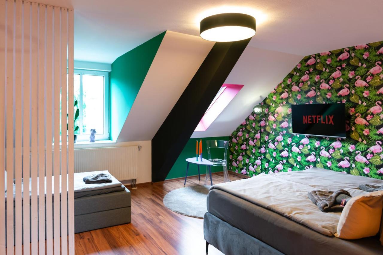 Apartment Pop Art - Balkon, Netflix, Nespresso, Zentral, Messe