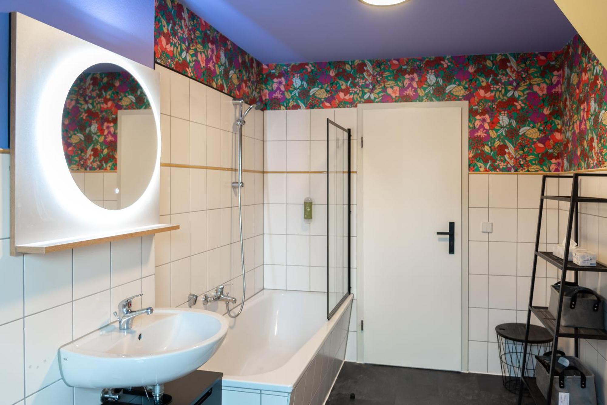 Pop Art - Balkon, Netflix, Nespresso, Zentral, Messe Apartment *