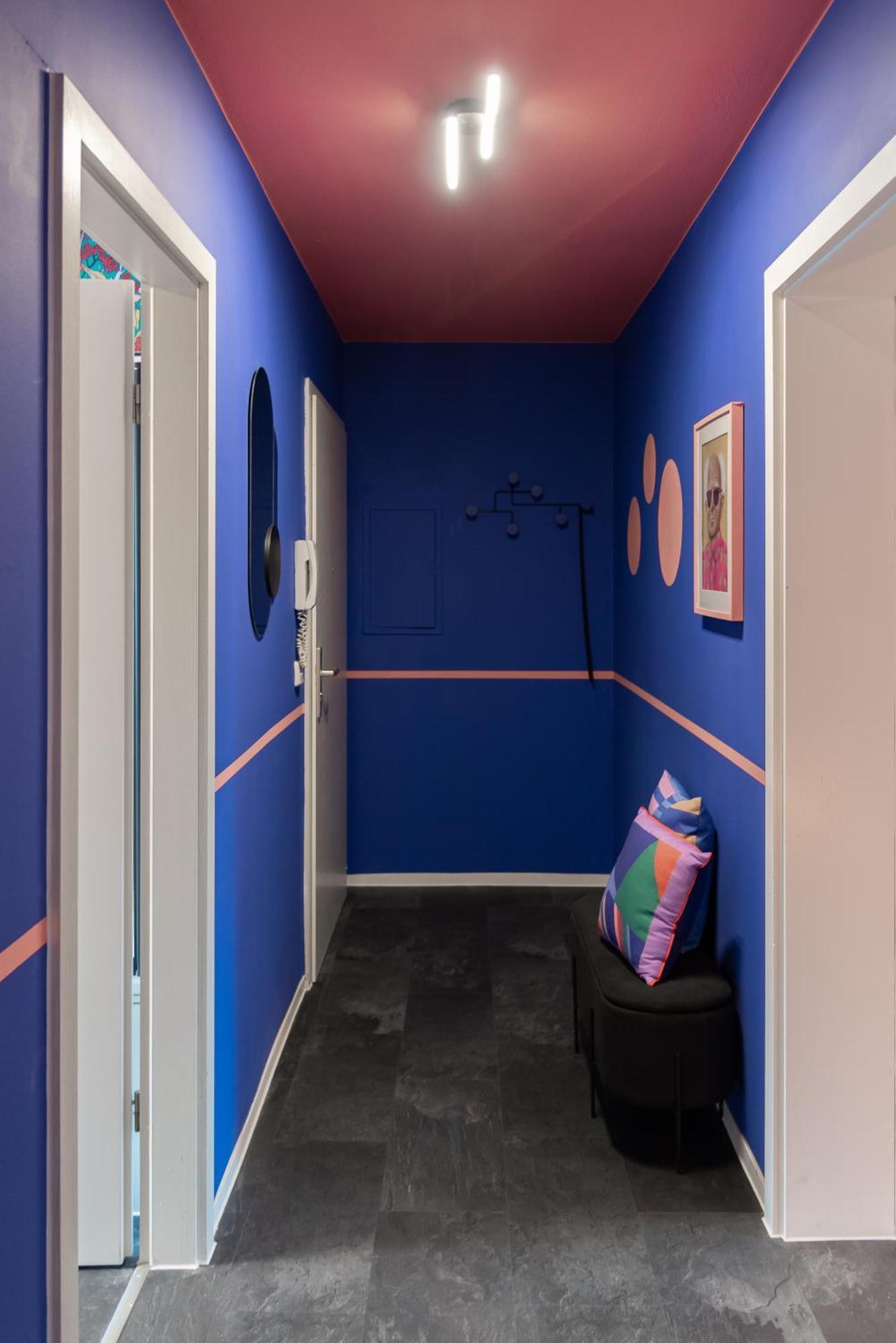 Pop Art - Balkon, Netflix, Nespresso, Zentral, Messe *